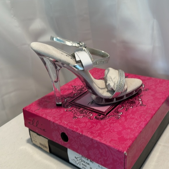 Clear heels 5 inch M diamond new in the box competition shoes - Picture 4 of 4